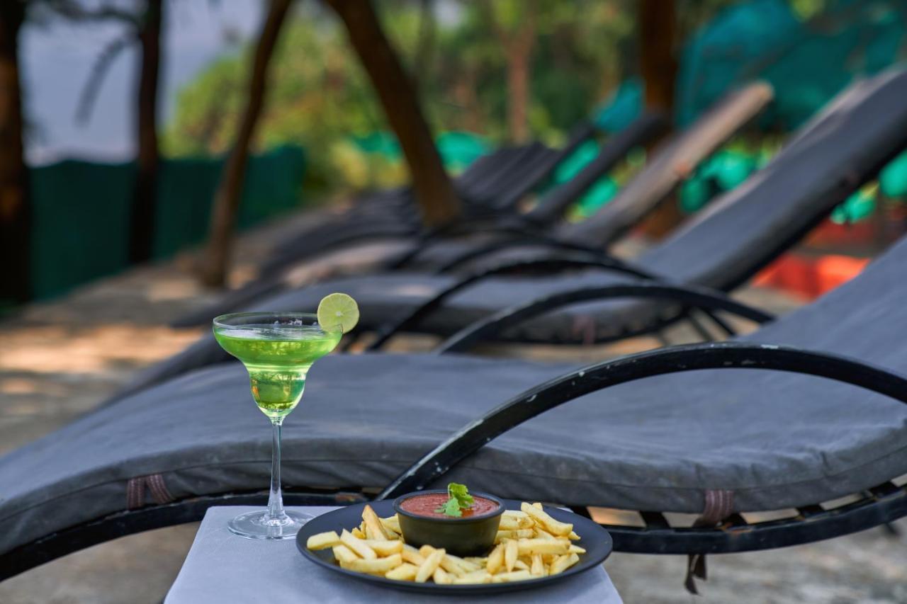 Tranquil Beach Resort Harihareshwar Exterior photo