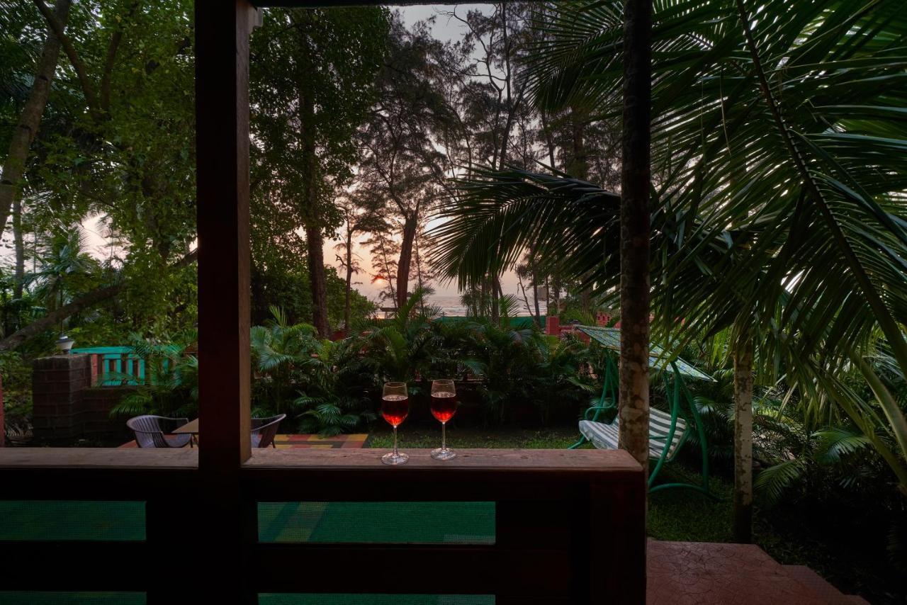 Tranquil Beach Resort Harihareshwar Exterior photo