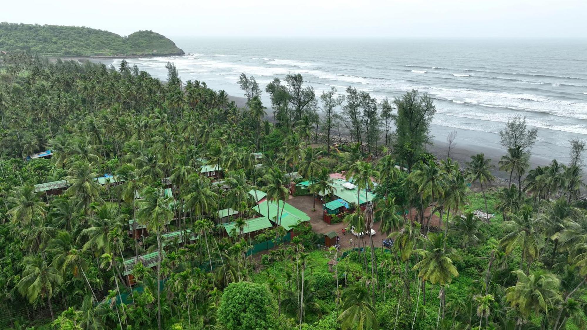 Tranquil Beach Resort Harihareshwar Exterior photo