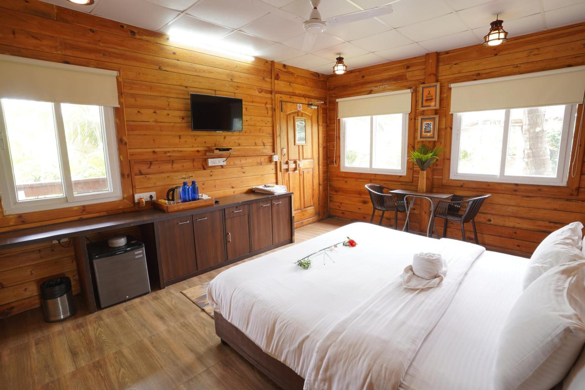Tranquil Beach Resort Harihareshwar Exterior photo