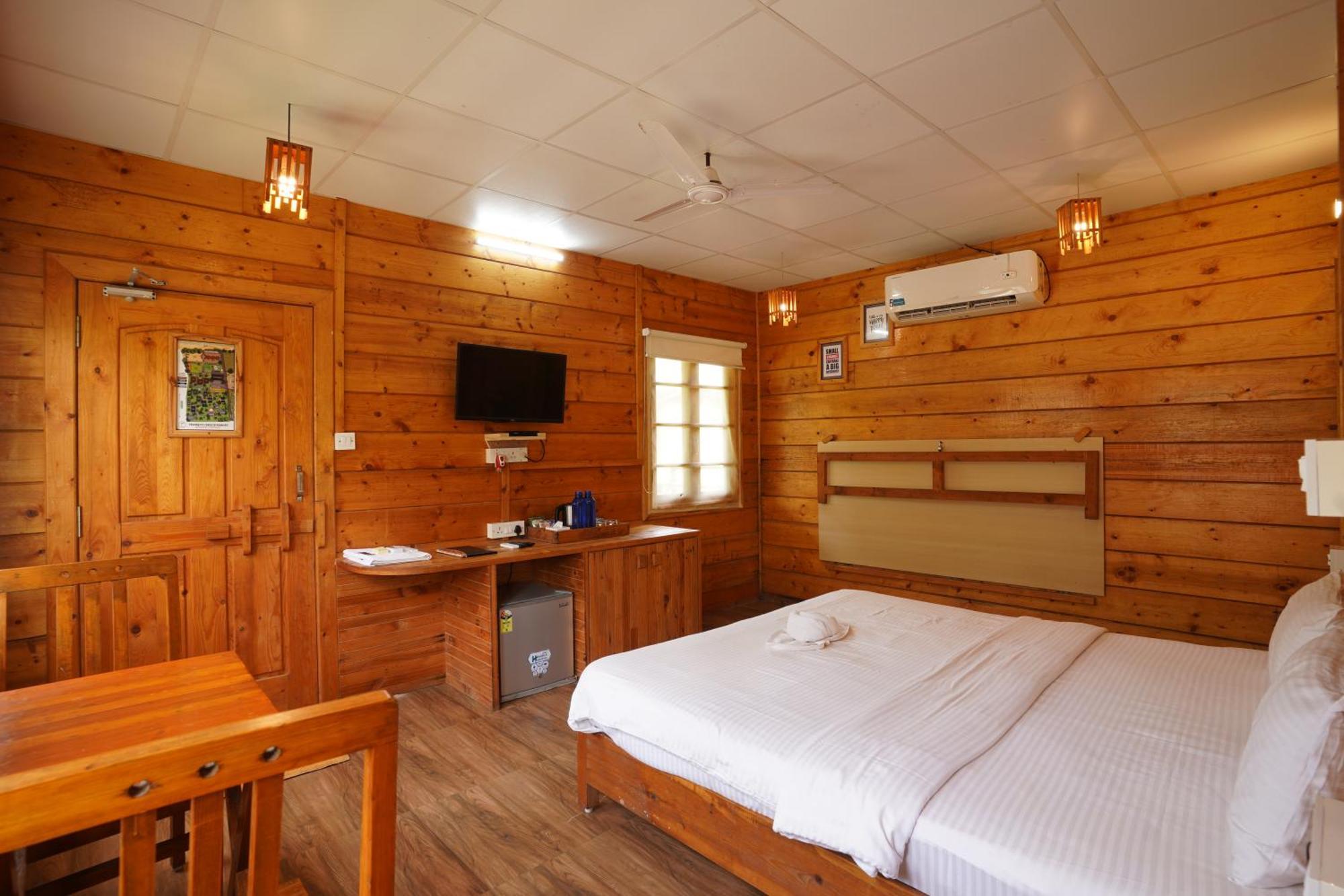 Tranquil Beach Resort Harihareshwar Exterior photo