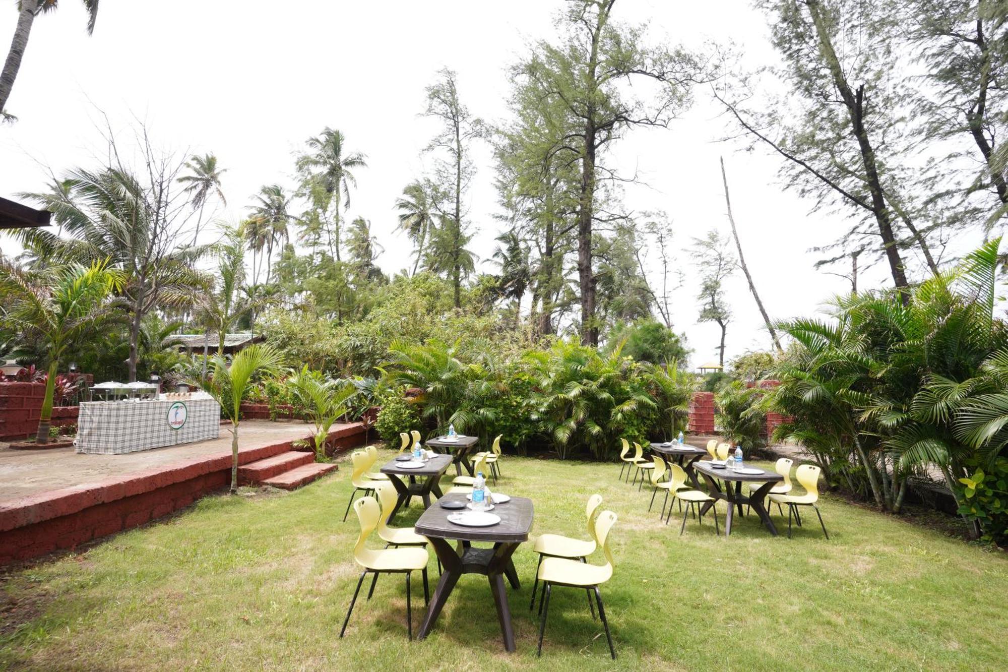 Tranquil Beach Resort Harihareshwar Exterior photo