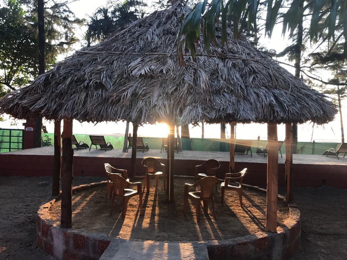 Tranquil Beach Resort Harihareshwar Exterior photo